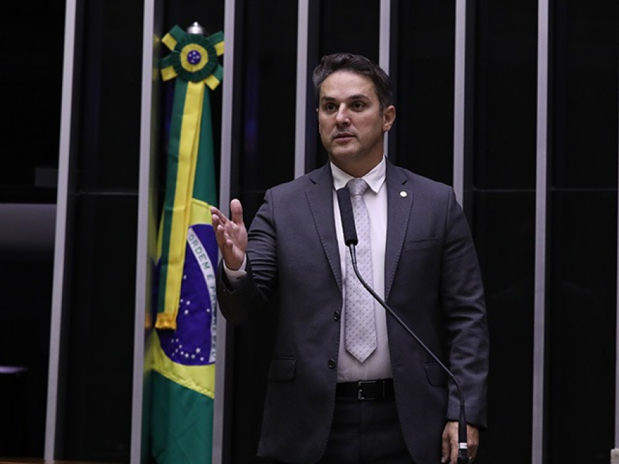 Deputado Zucco critica