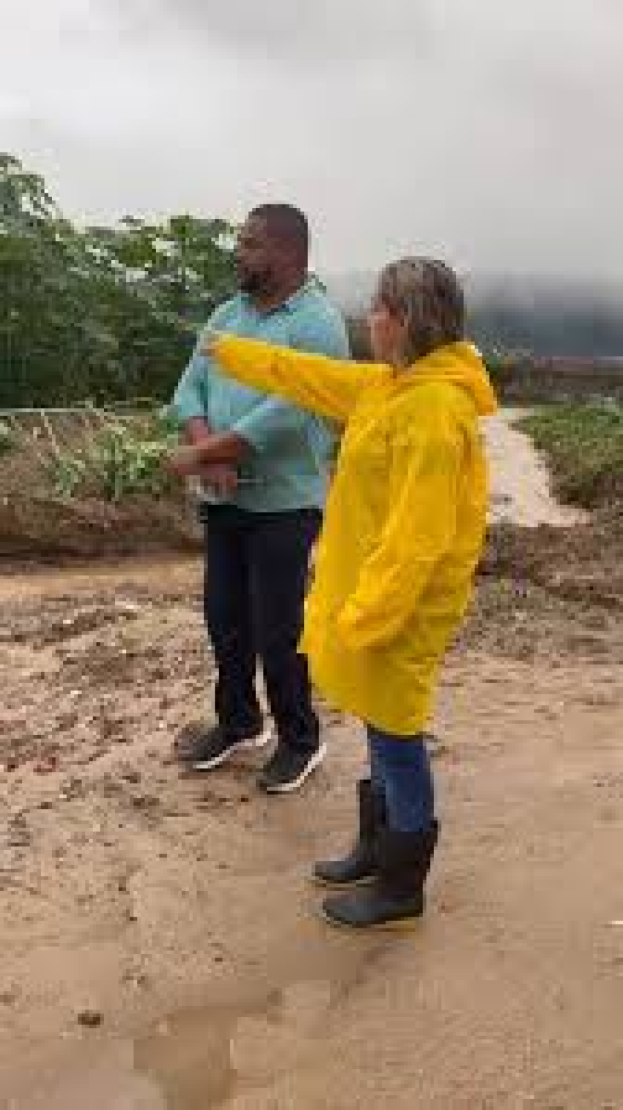 Júnior Menezes aciona gestão para conter danos das chuvas 